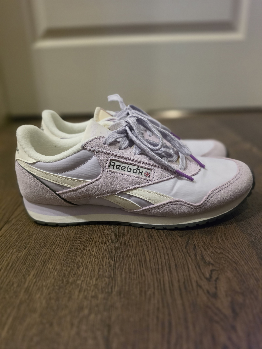 Reebok Classic Nylon Women's Sneakers in Lavender - Size 8